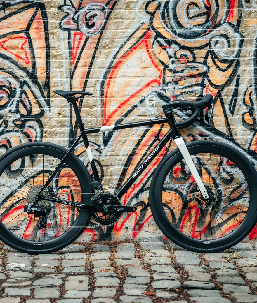 The Corsa Pévèle is back, now with fully integrated cables
