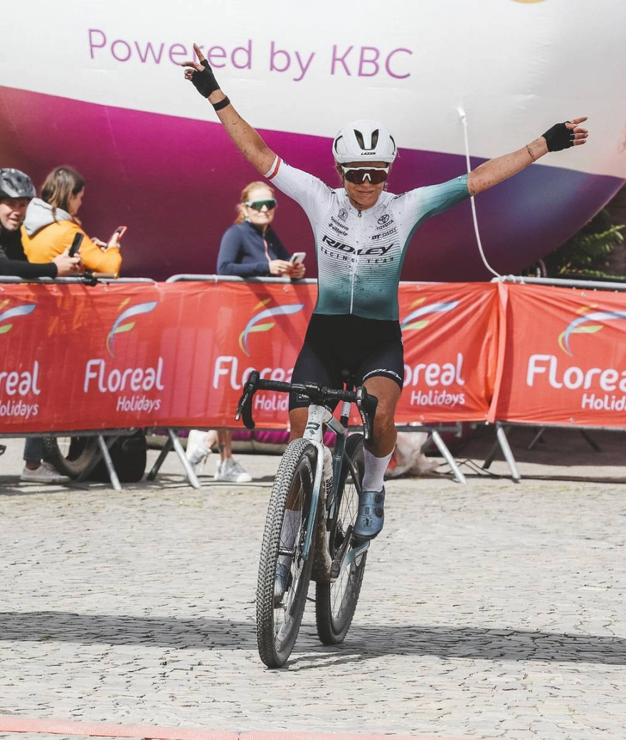 Hard work pays off: Nicole Frain wins Houffa Gravel on the ASTR RS