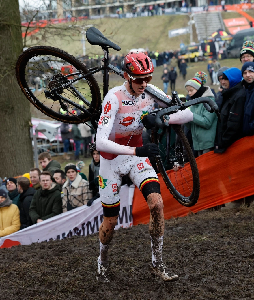 Michael Vanthourenhout wint Wereldbeker Veldrijden 