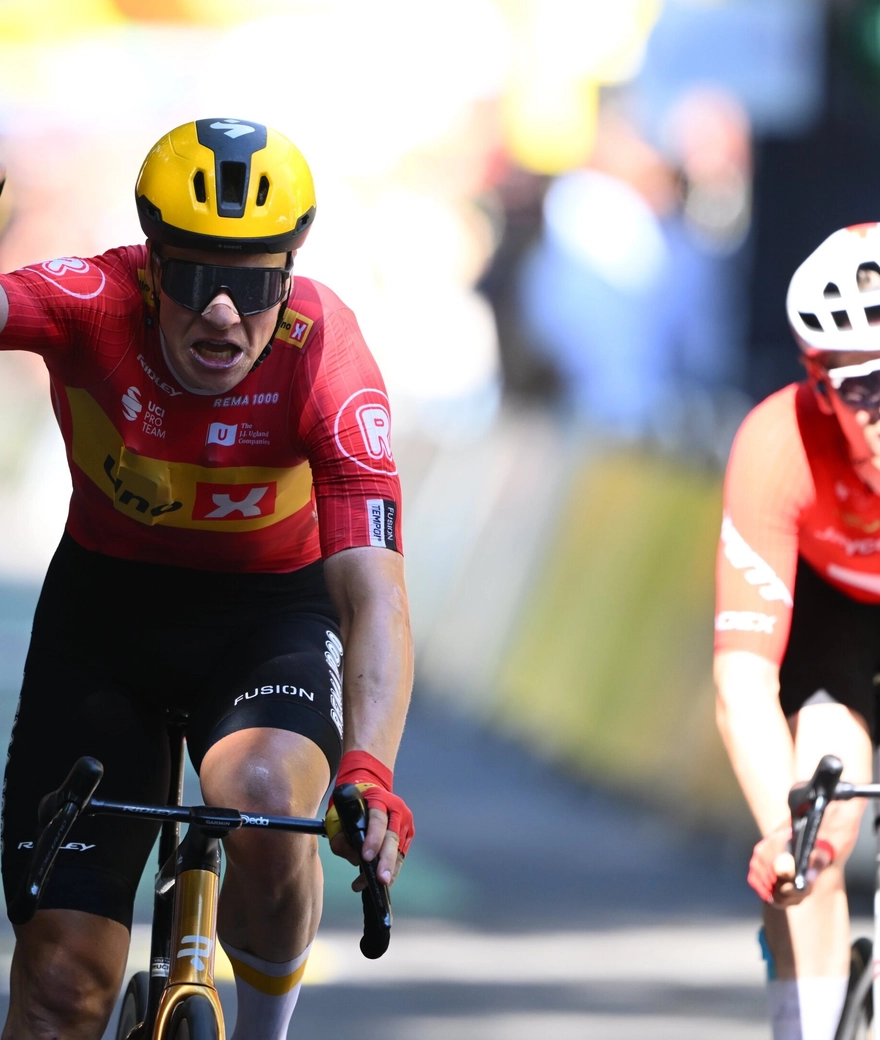 Jonas Abrahamsen wint in de Tour op Noah Fast