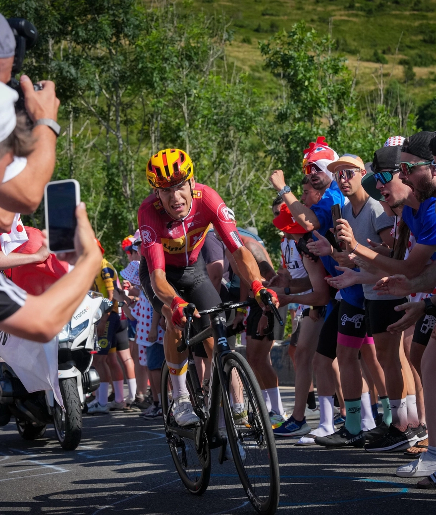 Tobias Halland Johannessen bewijst de waarde van FALCN RS als ultieme klimfiets