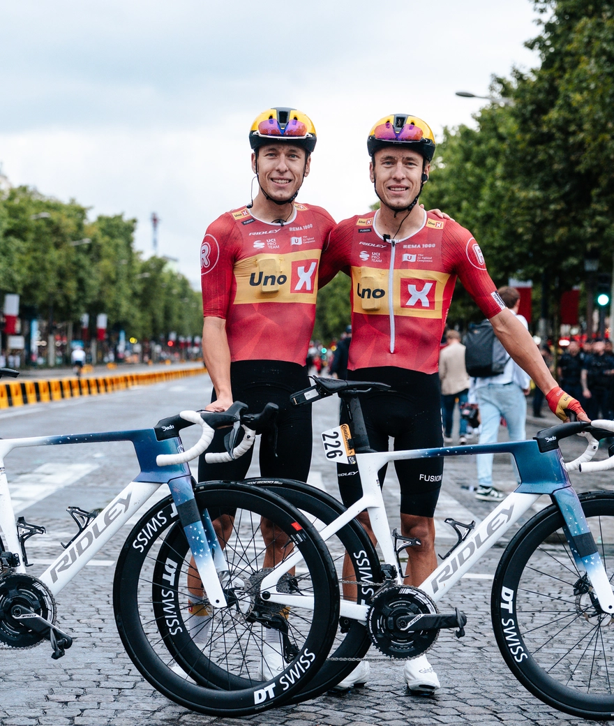 Tobias Johannessen viert 6e plaats in de Tour op 'Tomorrowland-fiets'