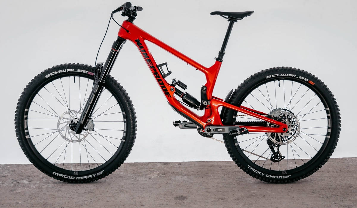 Giga 297 Carbon Pro T-GX GIC01As(M) | Nukeproof