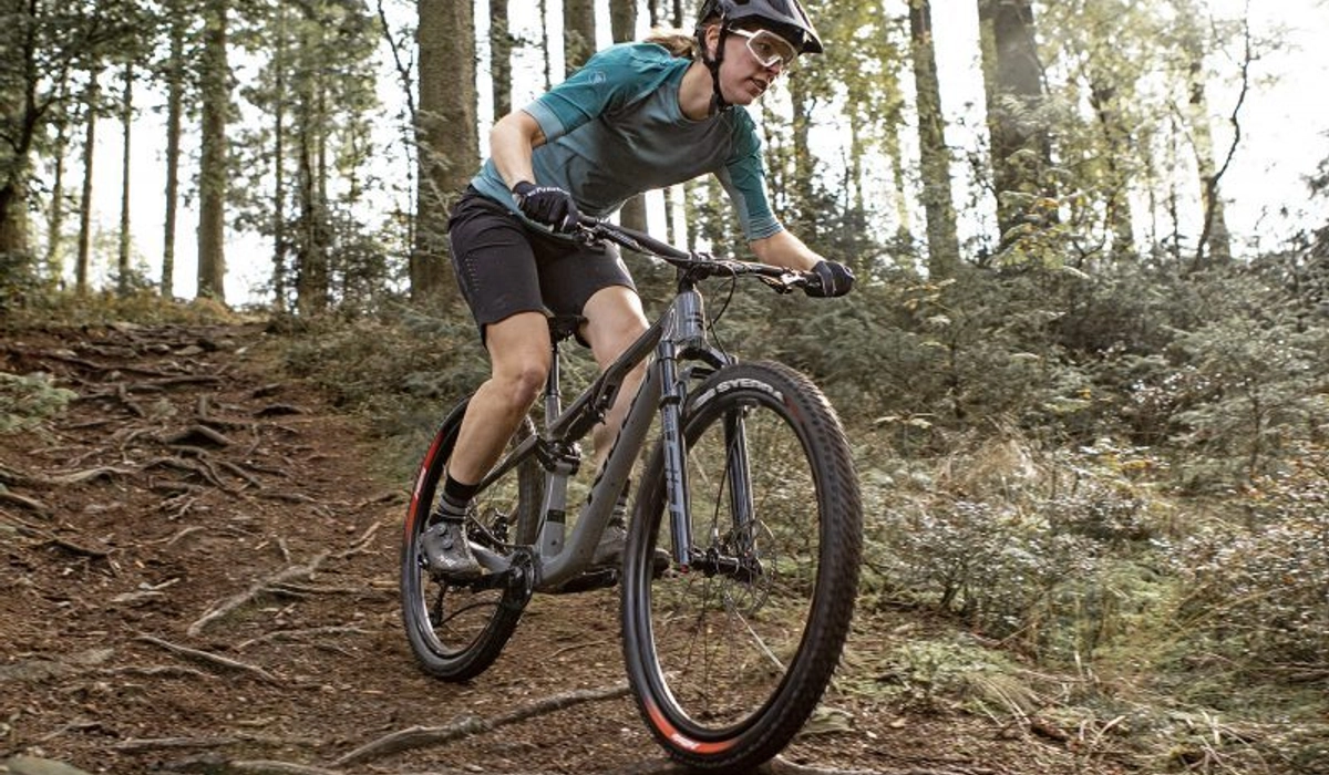 Ridley Raft TR Trail 120mm full suspension carbon mountain bike rooty riding 800x533